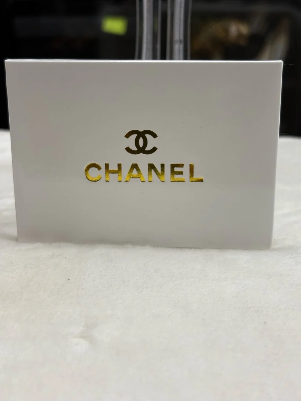 NEW GWP CHANEL WHITE LEATHER CARD HOLDER/MiRROR